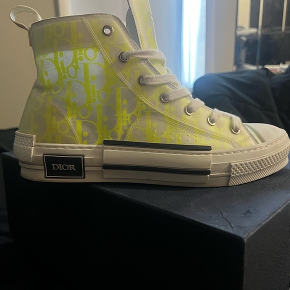 Dior converse $600 used once. - Picture 6 of 6